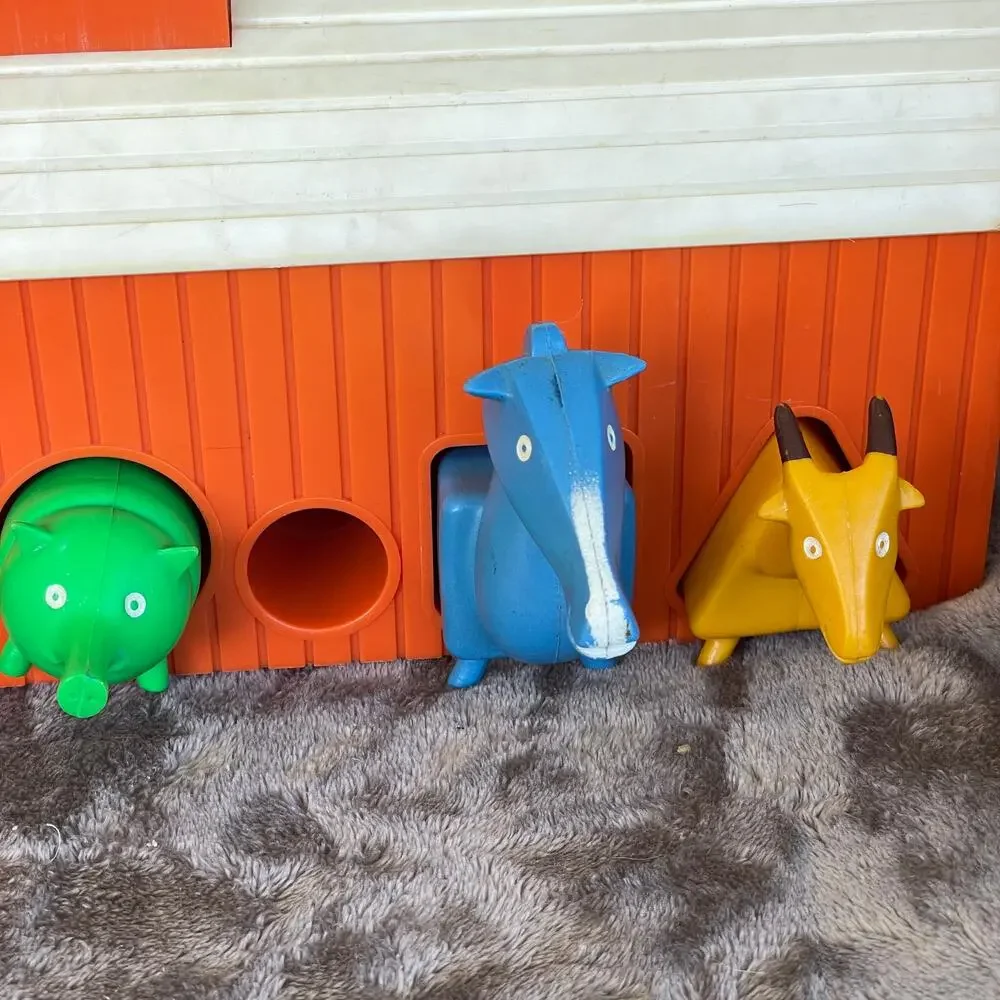Vintage 1960s Lakeside Toys Barn Farm Animals Shapes Color HTF Geometric FLAW